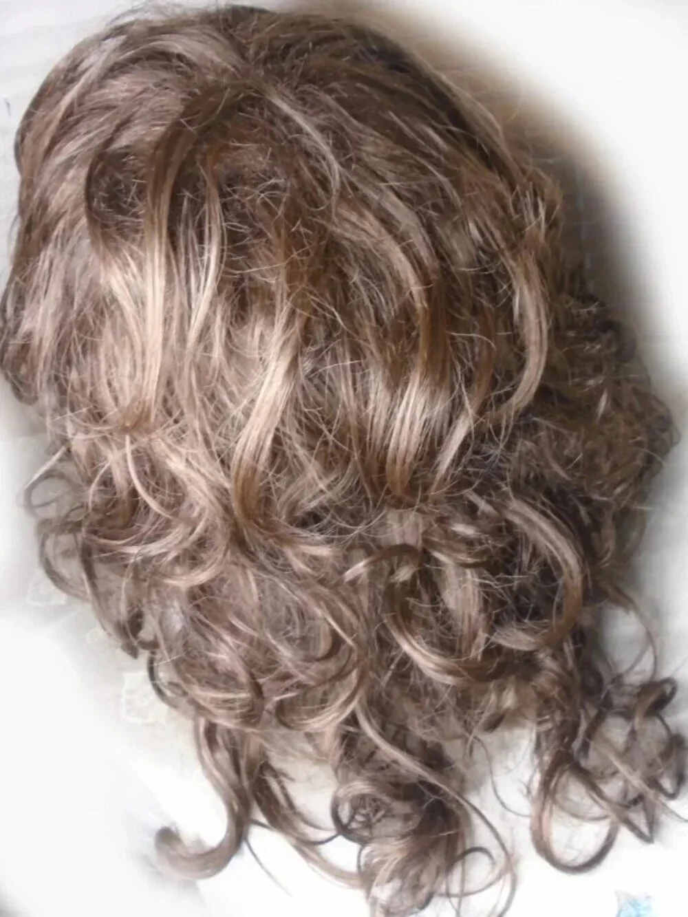 Long Hair Wig Disco Queen Curls, Dark Blonde / Light Brown Paula Young Brittany